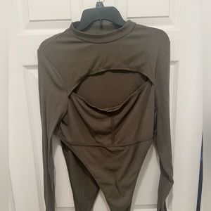shein green peekaboo long sleeve bodysuit